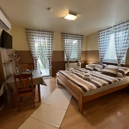 شقة Holler Vendeghaz Ii.