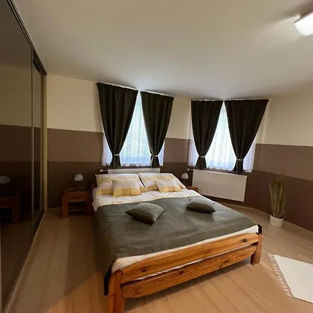 Holler Vendeghaz Ii. شقة Bük