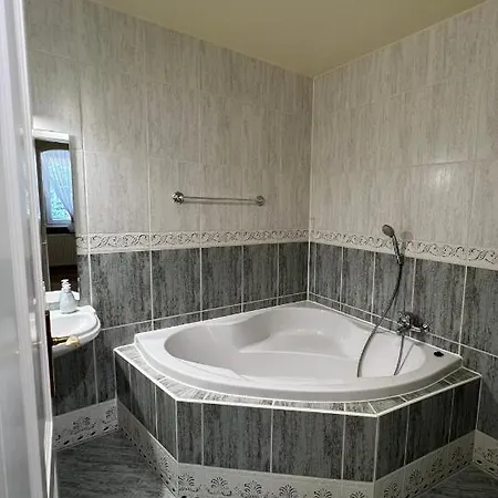 Holler Vendeghaz Ii. Bük