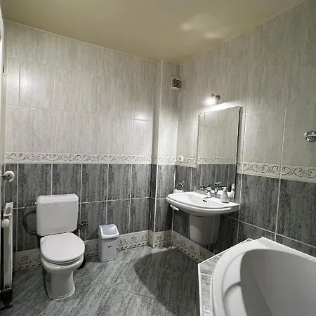 Holler Vendeghaz Ii. شقة