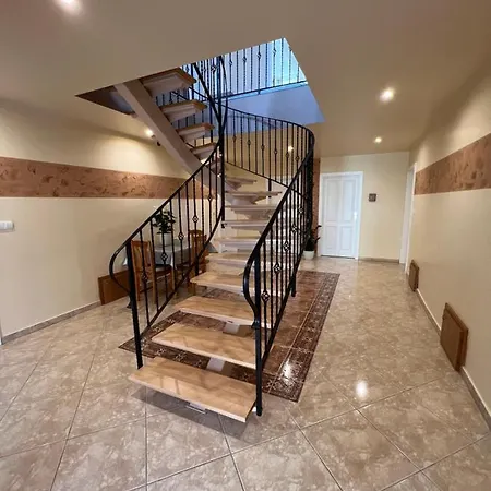 Holler Vendeghaz Ii. شقة Bük