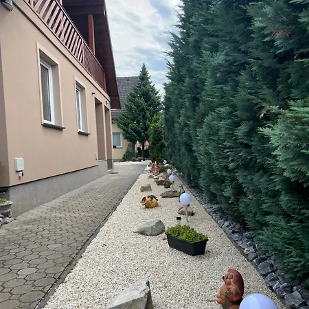 Holler Vendeghaz Ii. *